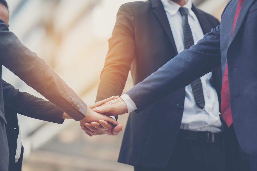 Как получить гражданство Румынии через работу